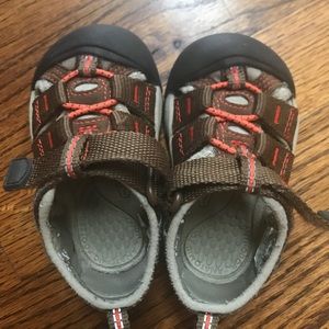 Keen toddler sandal size 4